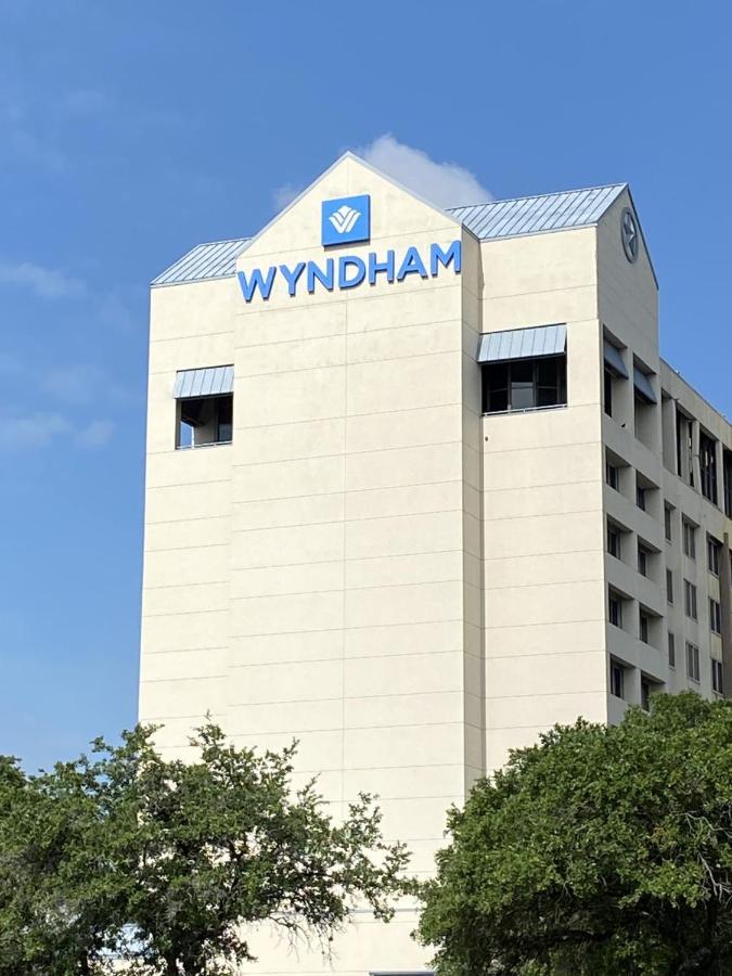 Wyndham Houston Near Nrg Park/Medical Center Hotel Bagian luar foto